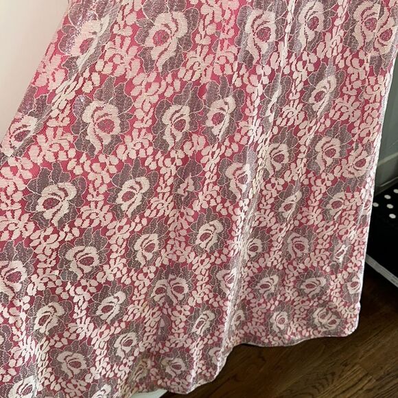 Vtg 60s pink, white & silver lace long dress with beaded & sequined neckline - Picture 5 of 9